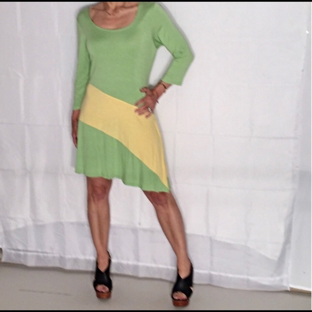 Dress - Picture 2 of 4